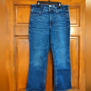 Women's Old Navy Flare High Rise Flare Ankle Jeans. Size 8